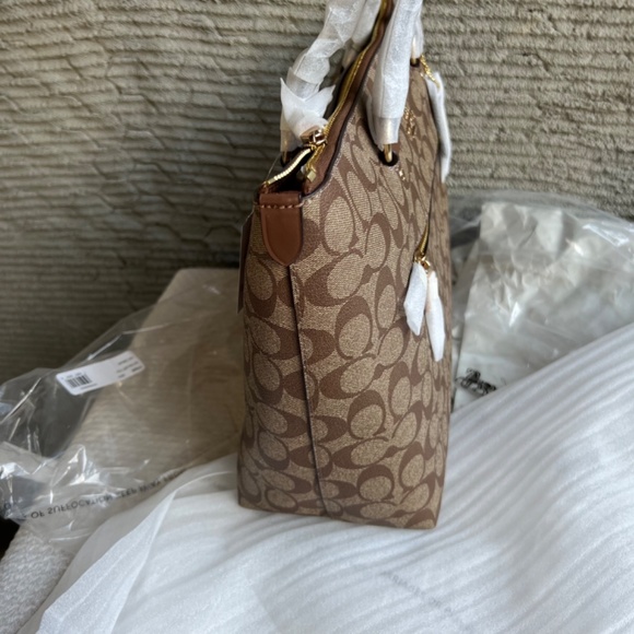 COACH LARGE Gallery Tote In Signature Canvas BRAND NEW WITH TAGS - Picture 10 of 11